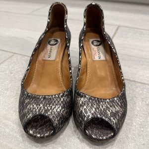 AUTHENTIC Lanvin snakeskin peep toe heels